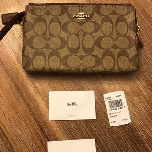 Coach clutch thingie